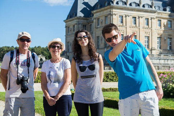 Fontainebleau and Vaux-Le-Vicomte Castle Small-Group Day Trip From Paris - Blandy-les-Tours: a quick medieval photo pause