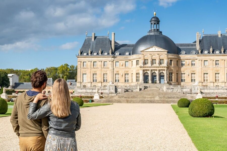 Fontainebleau & Vaux-le-Vicomte Châteaux Day Tour from Paris - Meeting at Hotel Pullman Paris Bercy, Then Hitting the Road