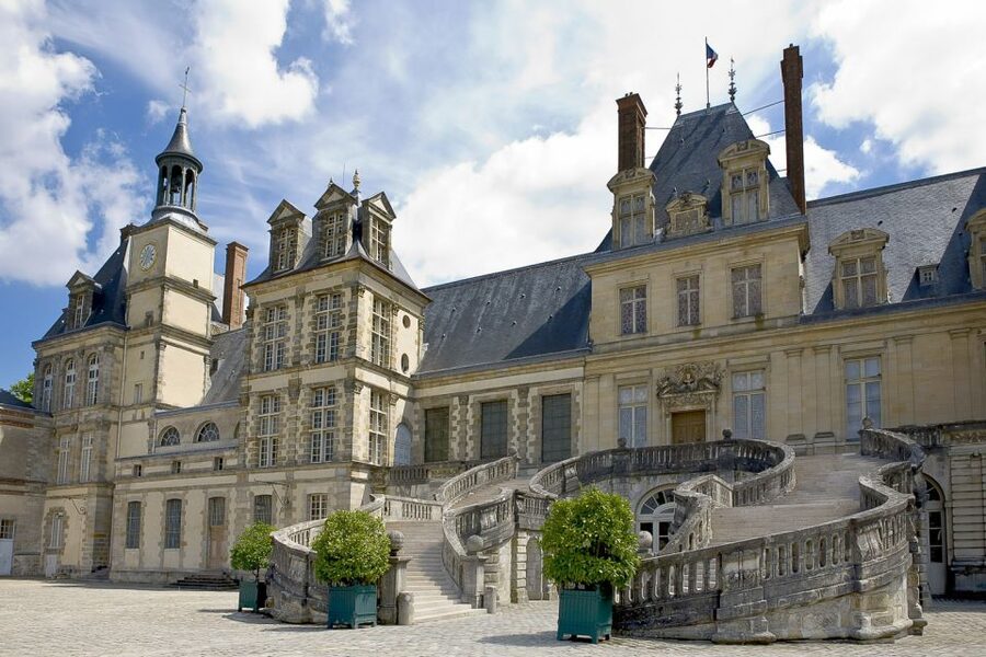 Fontainebleau & Vaux-le-Vicomte Châteaux Day Tour from Paris - Fontainebleau: A UNESCO Royal Residence That Never Really Left