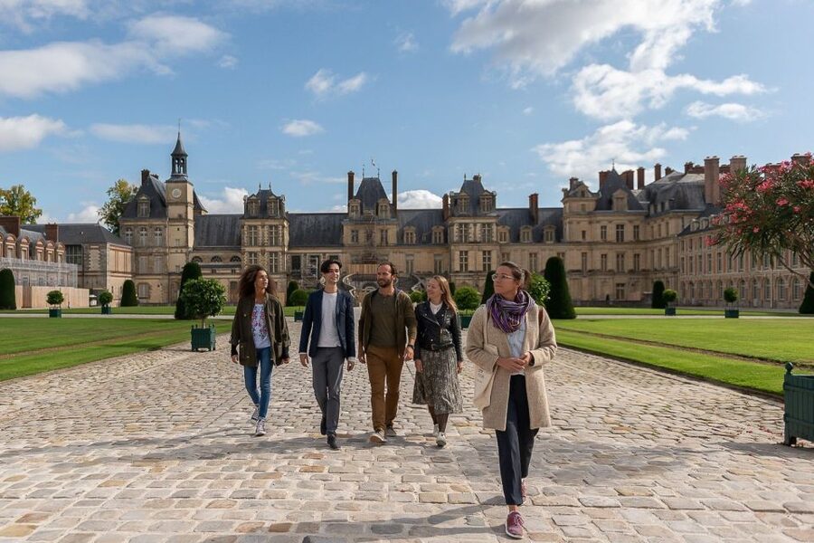 Fontainebleau & Vaux-le-Vicomte Châteaux Day Tour from Paris - Food and Breaks: How to Handle Lunch Without Losing the Afternoon