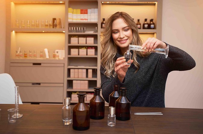 Fragrance creation workshop in Paris - Why the Small Group Size Feels Better