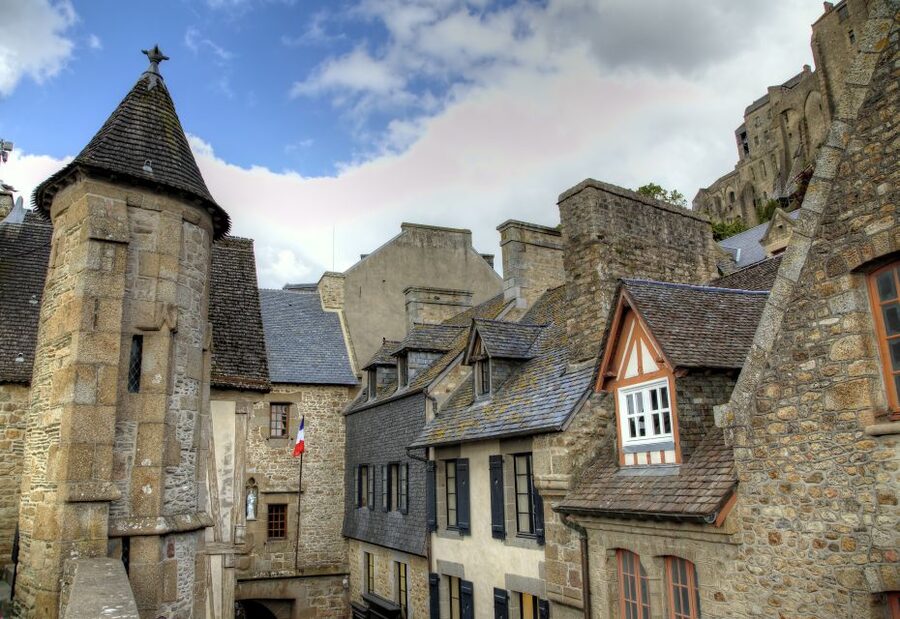 From Paris: 2-Day Normandy & Brittany Tour - Day 2 in Brittany: Saint-Malo ramparts and cathedral walking time