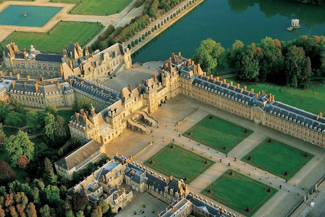From Paris: Château de Fontainebleau and Vaux-le-Vicomte - How the day runs: pickup, pacing, and staying on schedule