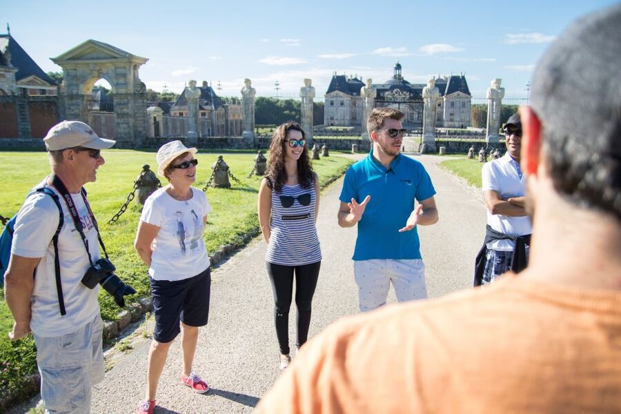 From Paris: Chateau de Fontainebleau & Vaux-Le-Vicomte Tour - Vaux-le-Vicomte in about 2.5 hours: rooms first, then your garden time