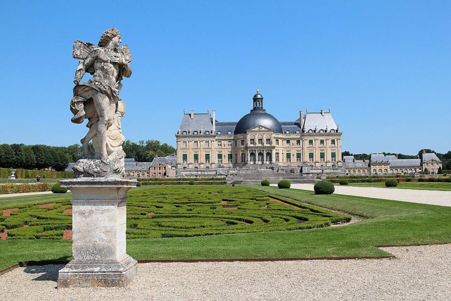 From Paris: Fontainebleau & Vaux-le-Vicomte Private Tour - Vaux-le-Vicomte: Nicolas Fouquet’s Baroque Masterpiece