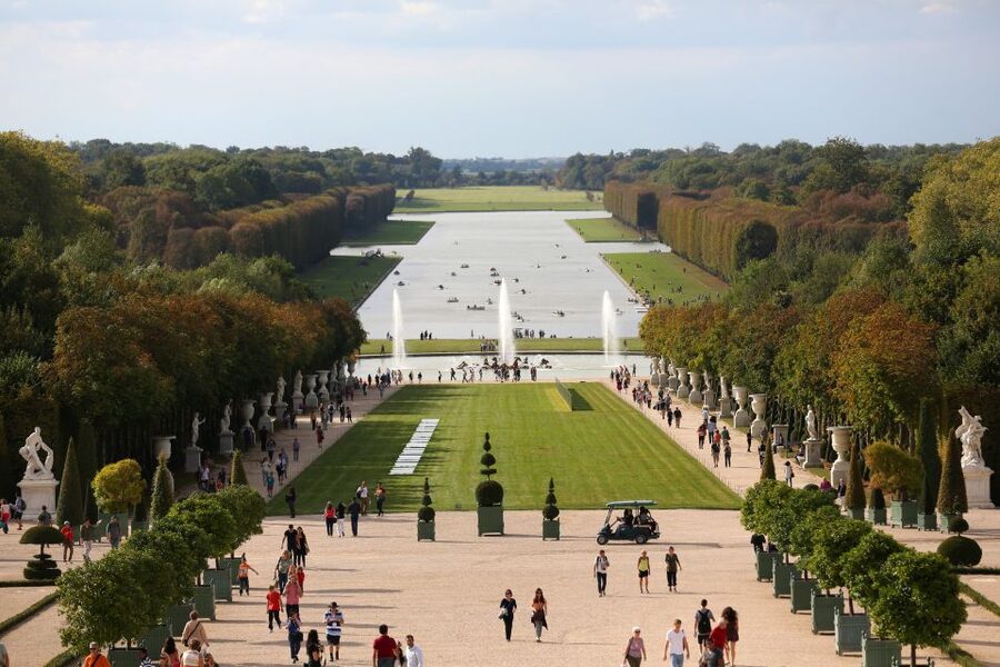 From Paris: Giverny and Versailles Palace Guided Day Trip - A long day that still feels doable from Paris