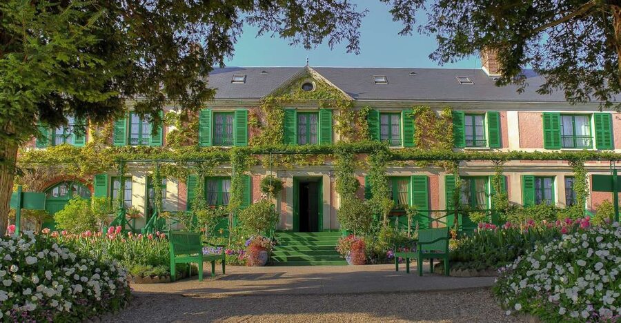 From Paris: Giverny and Versailles Private Full-Day Trip - Versailles, Palace First, Then Gardens Time