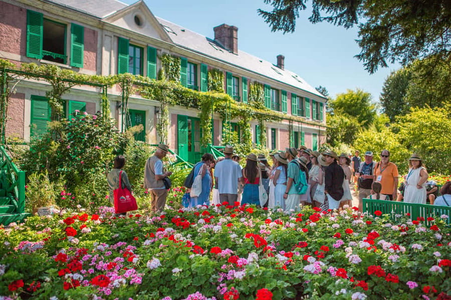 From Paris: Giverny Audio-Guided Tour - Water Garden and the Japanese bridge: the photo moment plus real calm