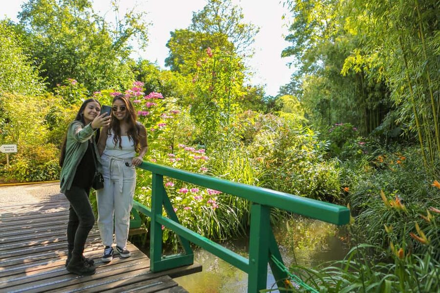 From Paris: Giverny Day Trip with Audio Guide or Live Guide - Arrival at Monet’s House: what you’re actually walking into