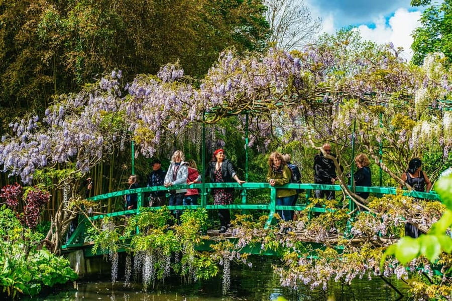 From Paris: Giverny, Monet’s Home & Gardens Half-Day Trip - Water Gardens and Lily Ponds: The Part You Came For