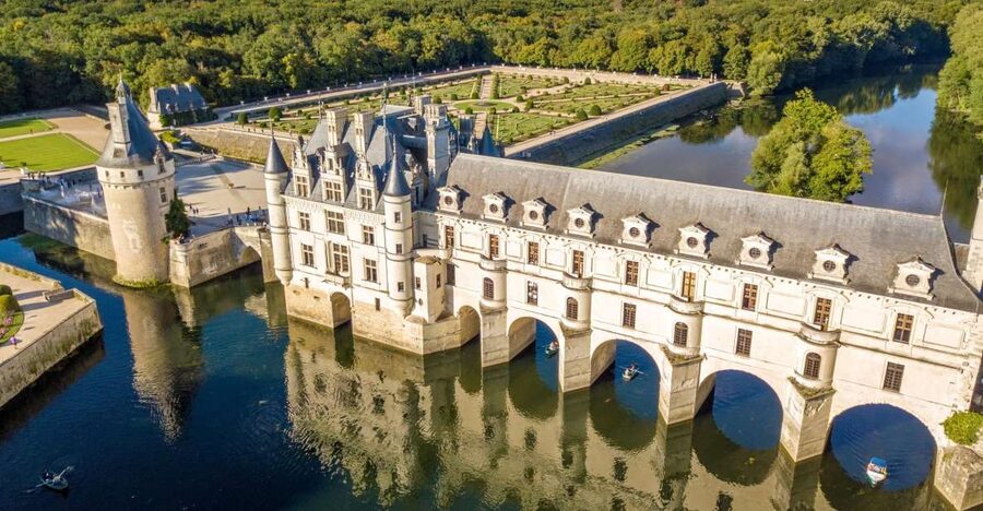 From Paris: Loire Valley Castles Day Trip With Wine Tasting - How the Guide Changes the Whole Day (Dee, Jasmina, Riti, Thelma, John)