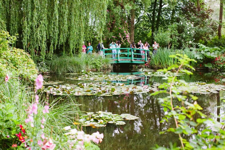 From Paris: Monet Garden & Giverny Bike Tour and Picnic Stop - Why this Paris to Monet bike day feels more personal