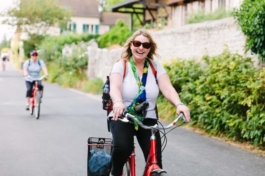 From Paris: Monet Garden & Giverny Bike Tour and Picnic Stop - Vernon to the Seine: where the bike route stays friendly