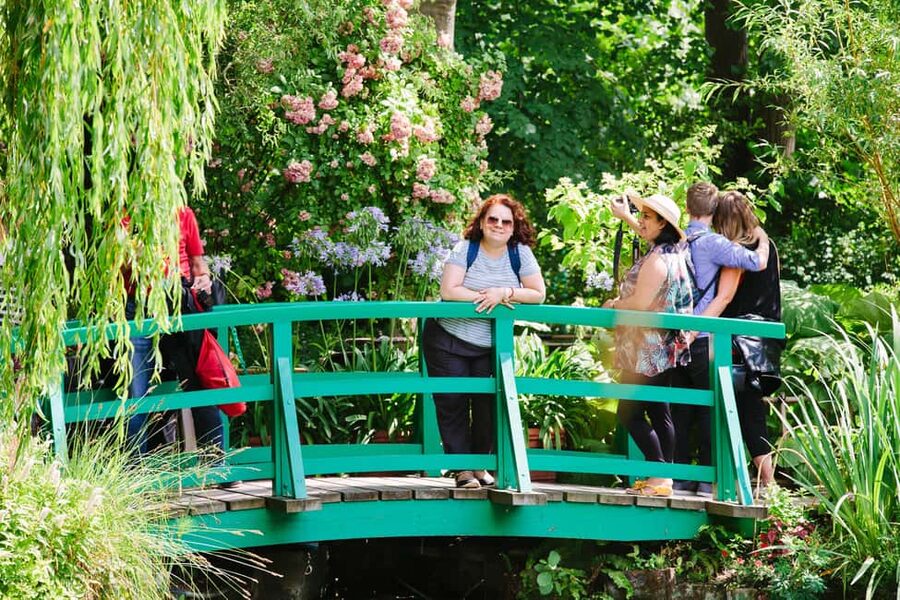 From Paris: Monet Garden & Giverny Bike Tour and Picnic Stop - Giverny village time: American Museum of Art and café wandering
