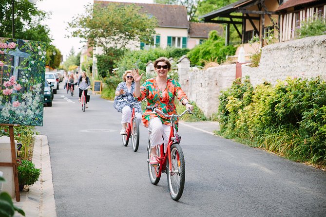From Paris: Monet Gardens & Giverny Bike Tour with Picnic Stop - Paris to Vernon by bus, then you switch gears