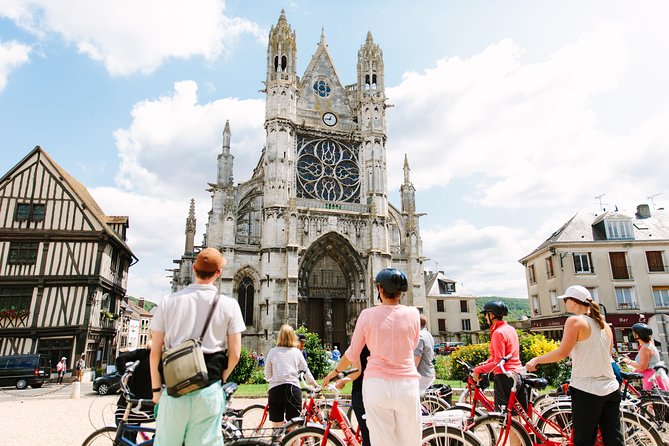 From Paris: Monet Gardens & Giverny Bike Tour with Picnic Stop - How the whole day feels: pacing, group size, and rain reality