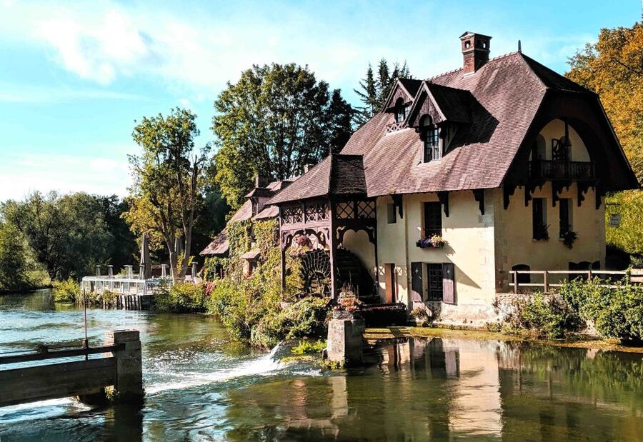 From Paris: Monet Impressionism Tour to Giverny by Minibus - Price and Value: Is $1,651 per Group Really Worth It?