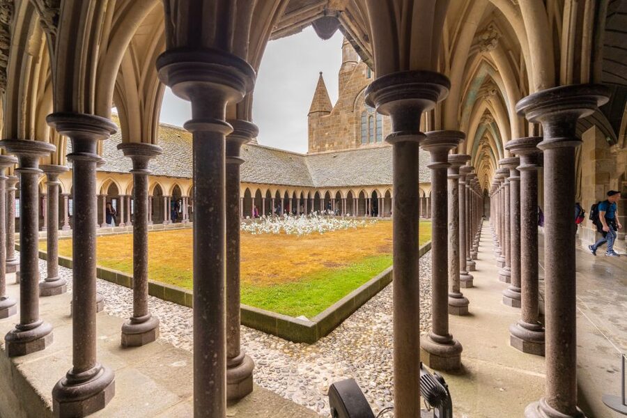 From Paris: Mont Saint Michel Day Trip with a Guide - A Long Day With a Big Payoff: Getting From Paris to Mont Saint-Michel