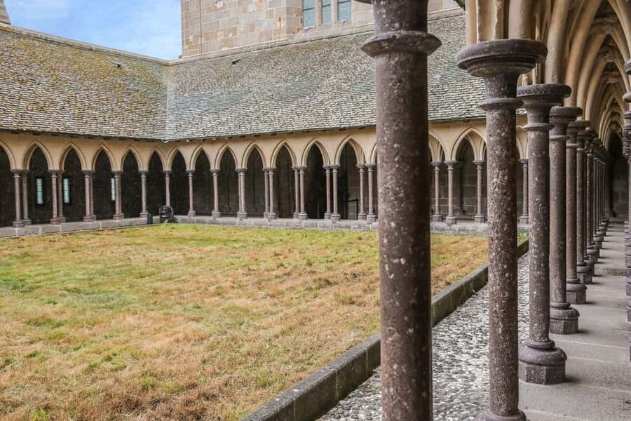 From Paris: Mont Saint-Michel Tour with Hotel Pickup Service - Coach comfort, restroom reality, and other practical gotchas