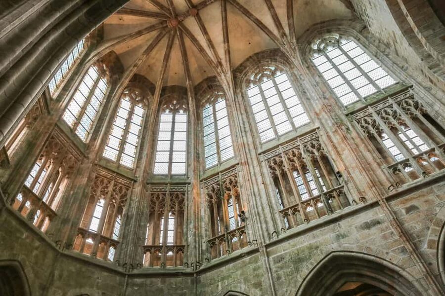 From Paris: Mont Saint-Michel Tour with Hotel Pickup Service - Scenic viewpoints and the tide-town payoff