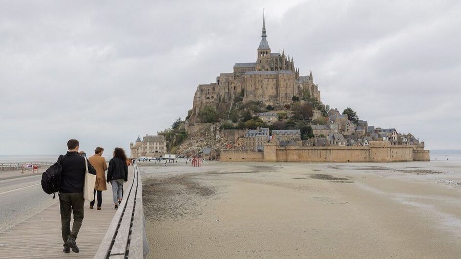 From Paris: Mont St Michel and Loire Valley 2 Day Tour - Value and price: what you pay for, and what you do not