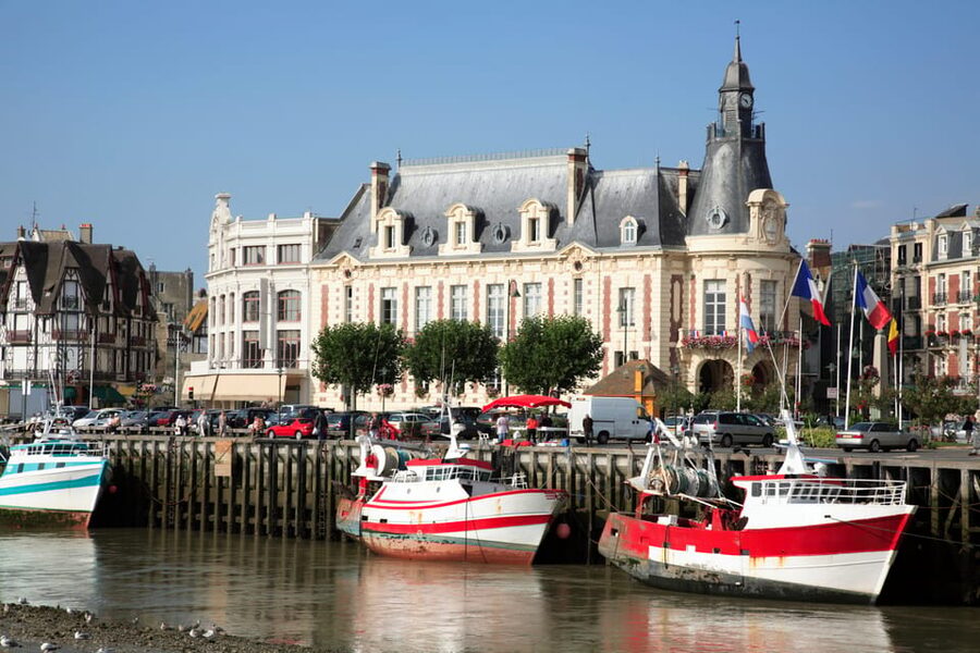 From Paris: Normandy D-Day Beaches Day Trip with Lunch - Juno Beach stop: why it is worth hoping for, but not guaranteed