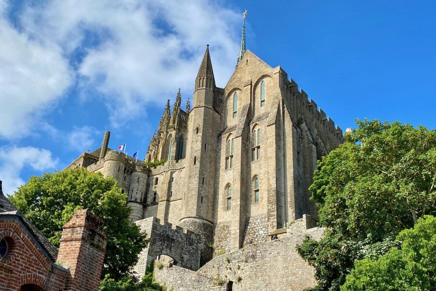 From Paris: Private Mont Saint-Michel & Normandy D-Day Tour - American Cemetery at Colleville-sur-Mer: space to pay respects