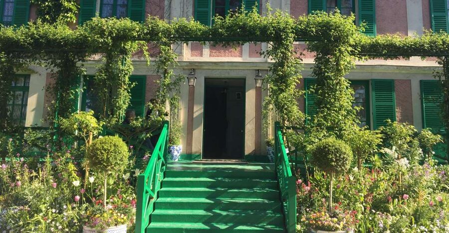 From Paris: Private Trip to Giverny, Monet's House & Museum - The water lily pond and pont Japonais: the light changes everything