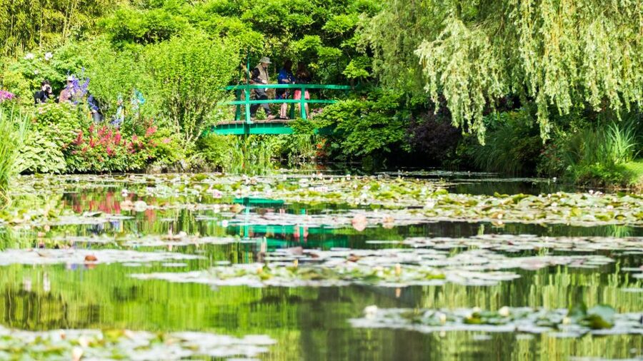 From Paris: Versailles and Giverny Full-Day Trip - From Fondation Monet to Claude Monet’s Tomb: what Giverny does best