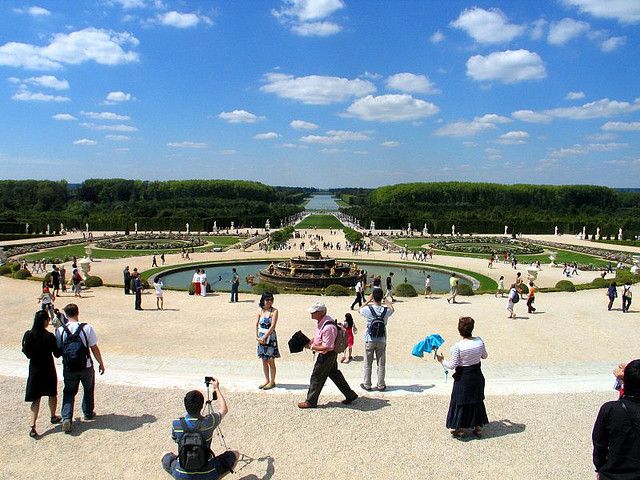 From Paris: Versailles Guided Tour by Deluxe Minibus - The minibus ride and headsets, the unglamorous part done right