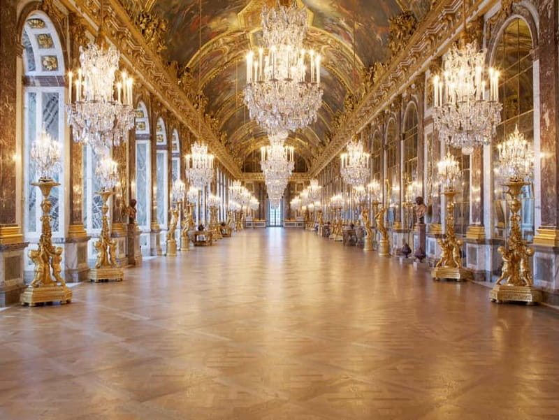 From Paris: Versailles Palace and Gardens with Transfer - Entering Versailles: skip the line, then go self-guided with the app