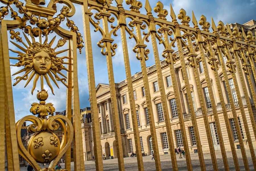 From Paris: Versailles Palace & Gardens Private Guided Tour - Gardens in a shorter window: fountains, design, and where to slow down