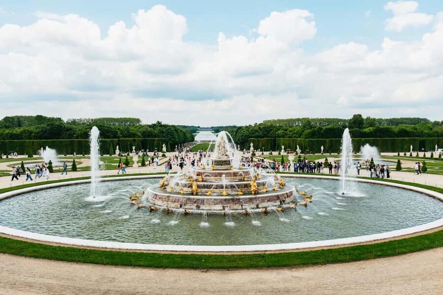 From Paris: Versailles Palace Guided Tour & Gardens Access - Who this Versailles coach tour suits best