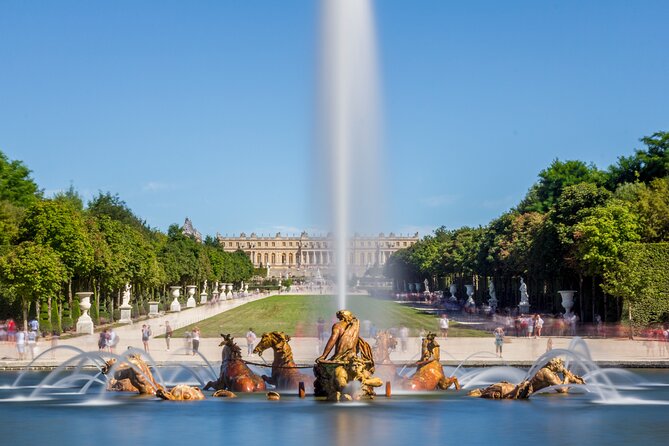 From Paris: Versailles Palace Live Tour with Gardens Access - Versailles gardens take real time, plus shows in season