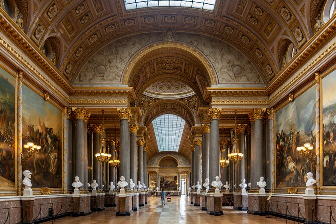 From Paris: Versailles Timed Entry Tickets & Gardens Access - Price and value: when paying for the escort makes sense