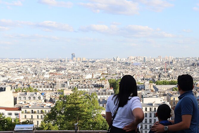 Full Day Private Tour of Paris in a Van with photoshoot included - Champs-Élysées for shopping and lunch, plus the Arc in the background