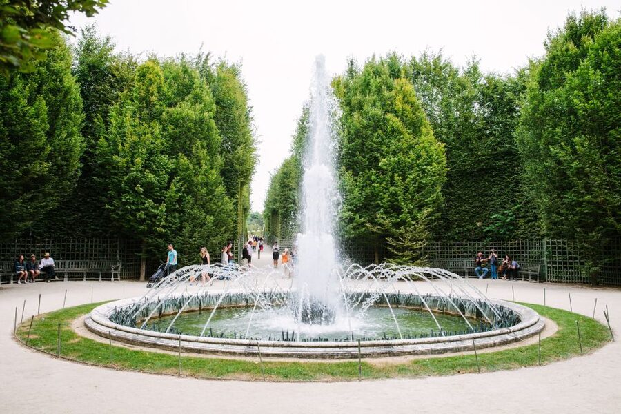 Gardens of Versailles Walking Tour & Palace Entry - Crowds and Timing: Why Timed Entry Feels Like Value
