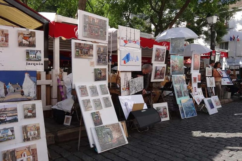 German private Walking Tour through Montmartre & Passages - Place du Tertre, where artists’ Paris is still visible
