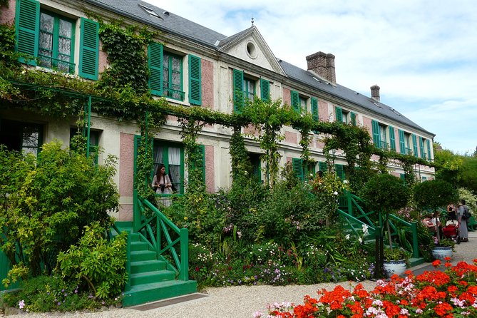 Giverny and Versailles Small Group Day Trip from Paris with Lunch - Versailles gardens: the outdoors payoff and the time trade-off