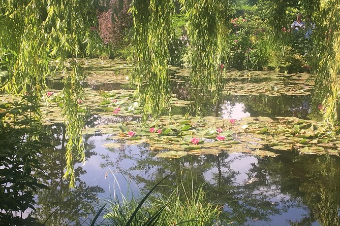 Giverny & Auvers sur Oise Private Day Trip with Monet & Van Gogh Tour from Paris - Notre-Dame d’Auvers and the Power of Van Gogh’s Choice