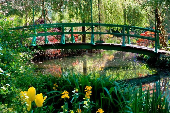 Giverny - Claude Monet's House & Gardens - Private Trip - The Driver and Trip Assistant: Convenience, Safety, and Communication