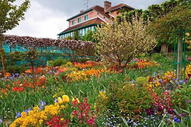 Giverny Half-Day Guided Tour from Paris - Hotel pickup to Giverny: comfort, timing, and what you might catch