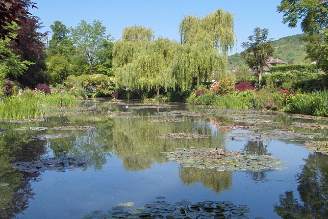 Giverny Half Day Guided Trip with Monet's House & Gardens from Paris by minivan - Fondation Claude Monet: what you can realistically see in about an hour