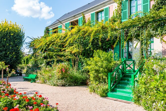 Giverny Monet's Gardens Entrance Ticket with Transport from Paris - Queues and crowd reality: how to protect your time in the queue