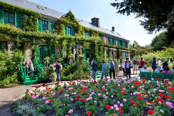 Giverny Monet’s Home and Gardens Half Day Tour from Paris - Giverny village time, Monet’s tombstone, and lunch reality