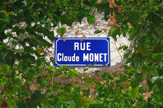 Giverny & Monet's House Audio Guided Half-day Tour from Paris - Stop 2 at Monet’s House and Studio: where the details reward slow looking