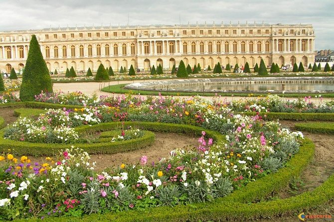 Giverny's House & Gardens plus Versailles Palace Day Trip with Lunch from Paris - Who this tour suits best