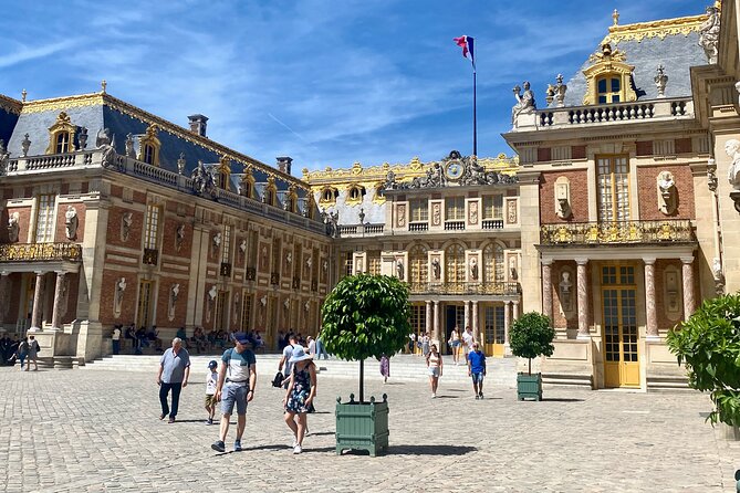Giverny Versailles Trianon Small Group from Paris by Minivan - Getting out of Paris early, without the stress