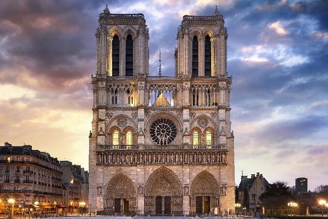 Great Monuments Tour / Duration 3h - from 1 to 6 passengers - Arc de Triomphe to Place-Vendome: classic Paris, quick pull-offs