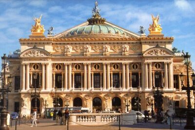 Great Monuments Tour / Duration 3h – from 1 to 6 passengers